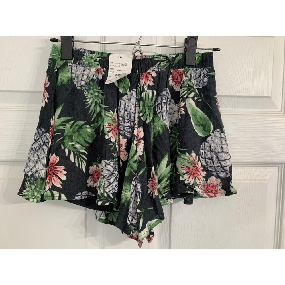 NWT Peach Love California Size Small Navy Tropical Pineapple Flowy Lined‎ Shorts